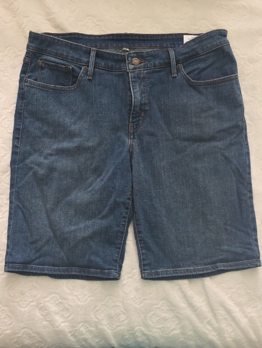 Levi's Classic Dark Blue Denim Jean Shorts - Picture 2 of 3